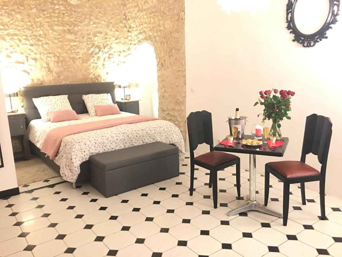 Bed and Breakfast Le Grand Coudreau à Nazelles-Négron Extérieur photo