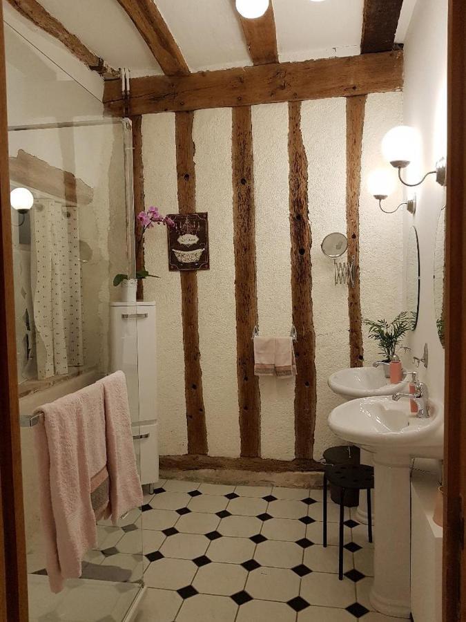 Bed and Breakfast Le Grand Coudreau à Nazelles-Négron Extérieur photo